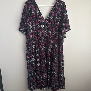 Torrid 3 challis mini dress v-neck smocked flowy short sleeve women’s 3x 3xl